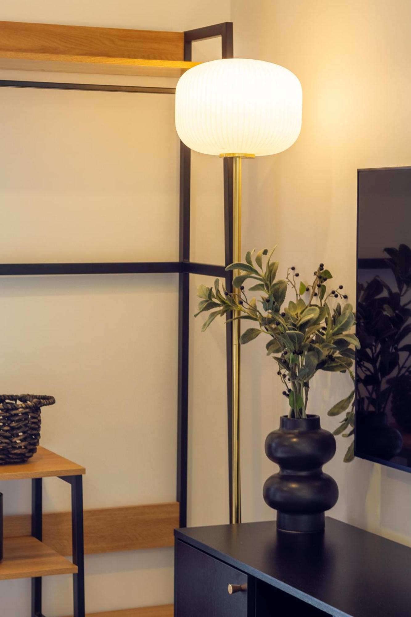 Prime Locale: Studio With Balcony Christchurch Exterior photo