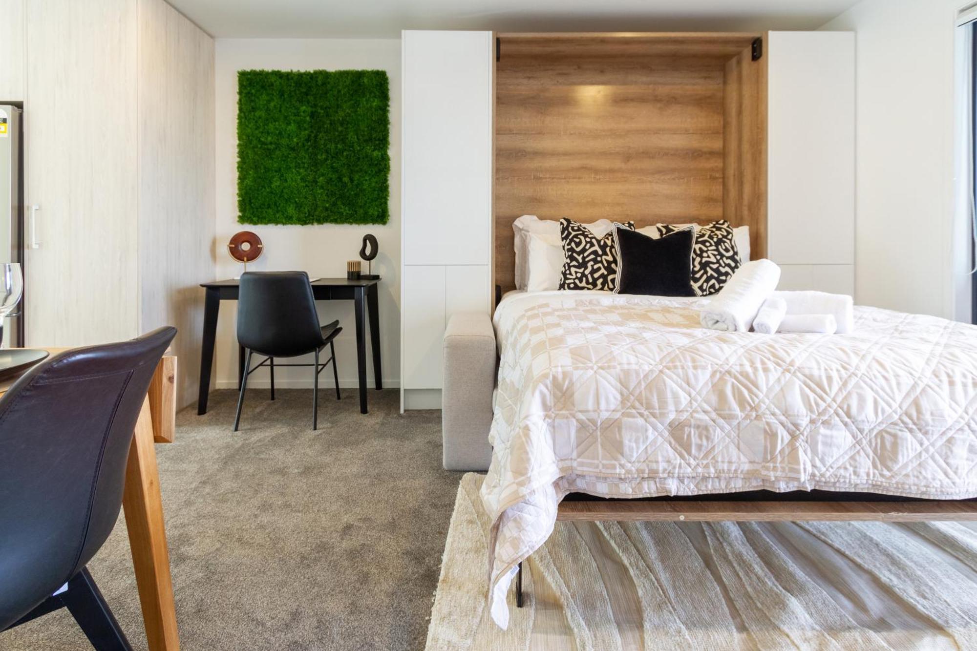 Prime Locale: Studio With Balcony Christchurch Exterior photo