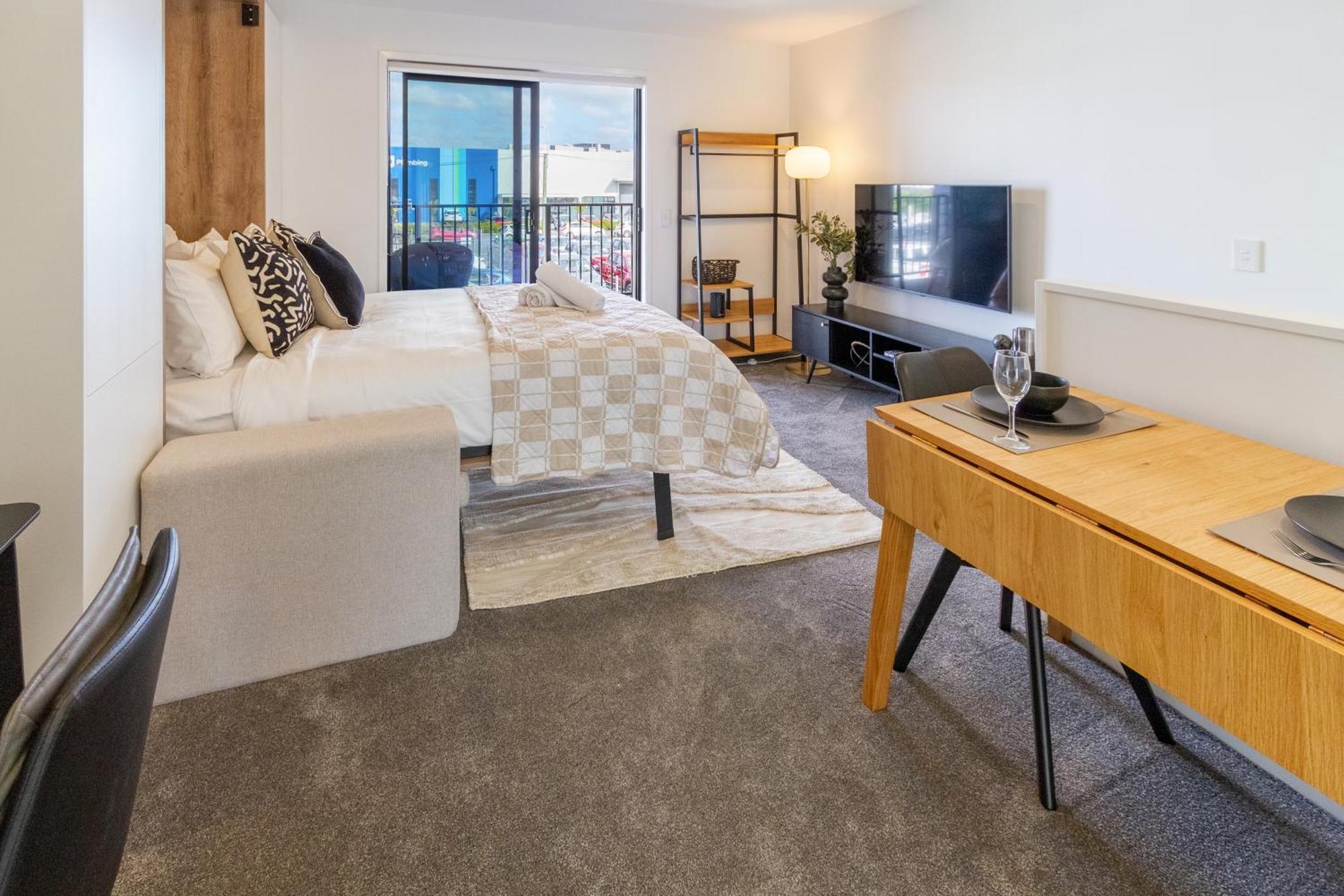 Prime Locale: Studio With Balcony Christchurch Exterior photo